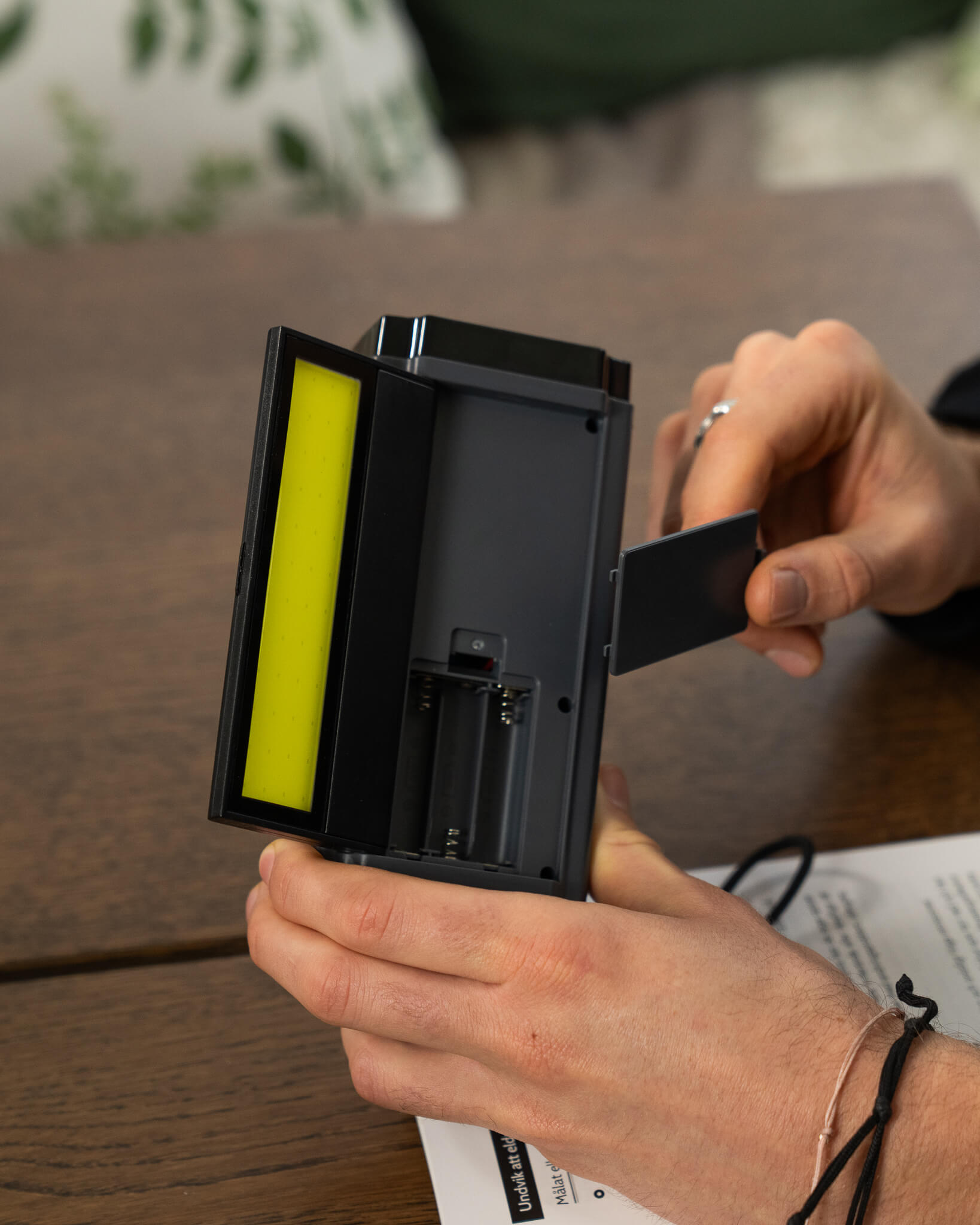 4500 mAh håndsvingradio, AAA-batterier, håndsvingopladning, solceller og powerbank