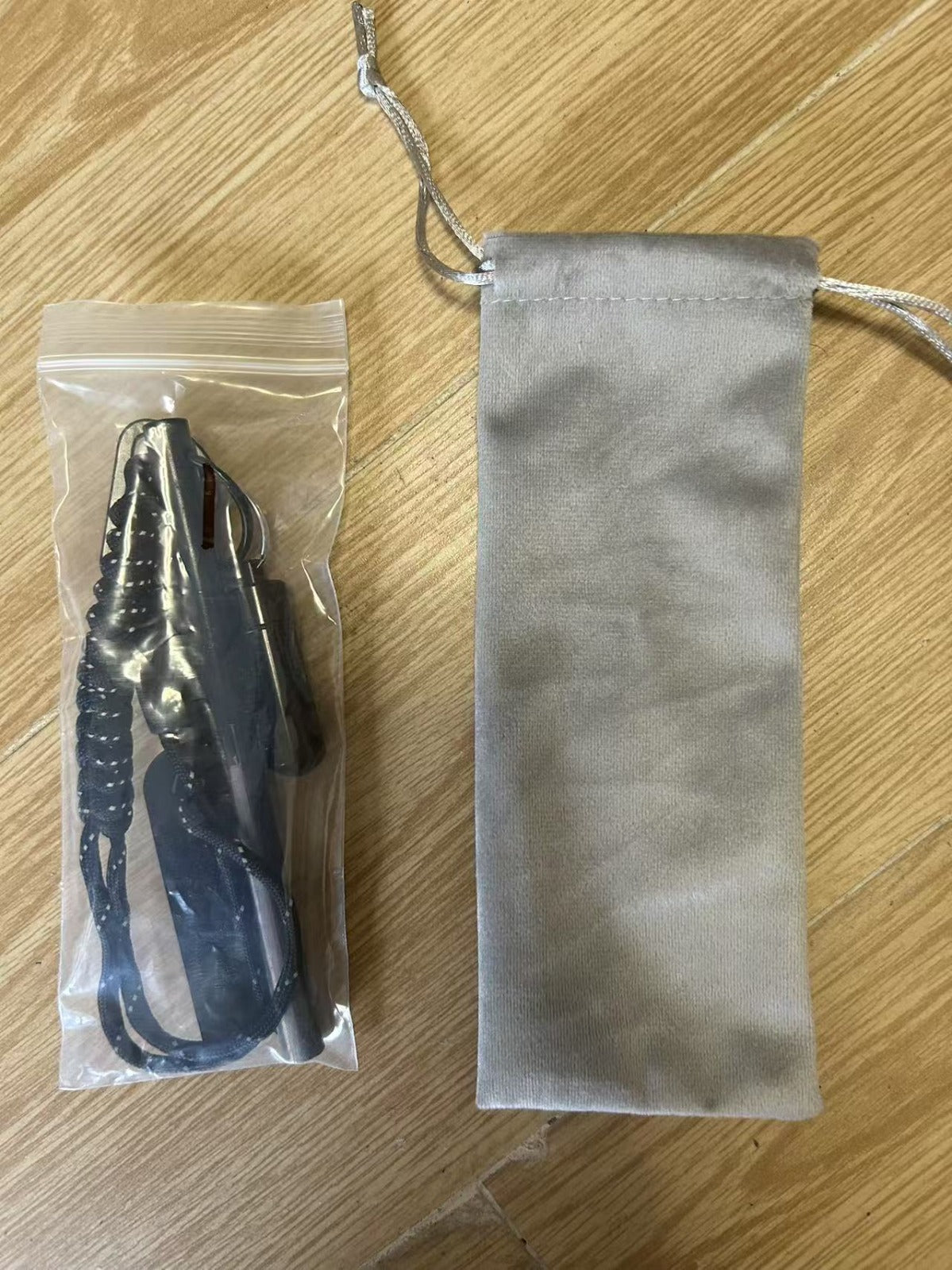Eldstartarkit – Tändstål med Paracord, Visselpipa & Tändmaterial